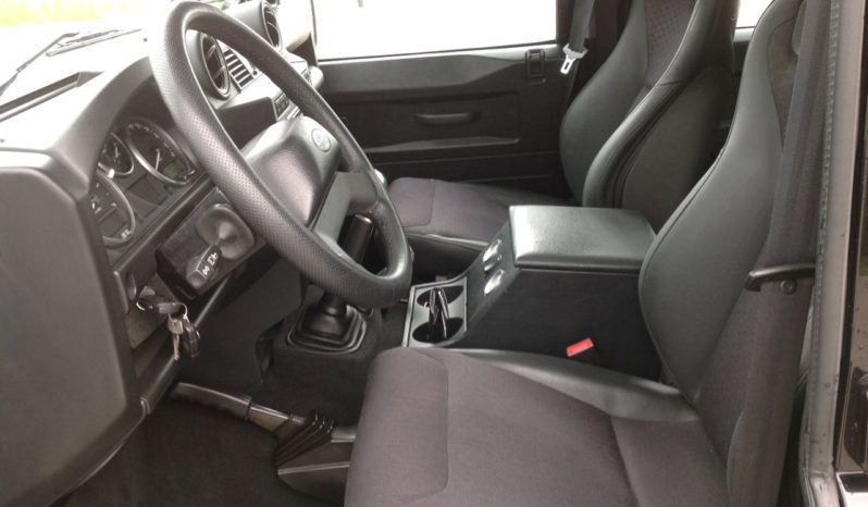 LAND ROVER DEFENDER 110 TD4 SVX 60TH ANNIVERSARY completo