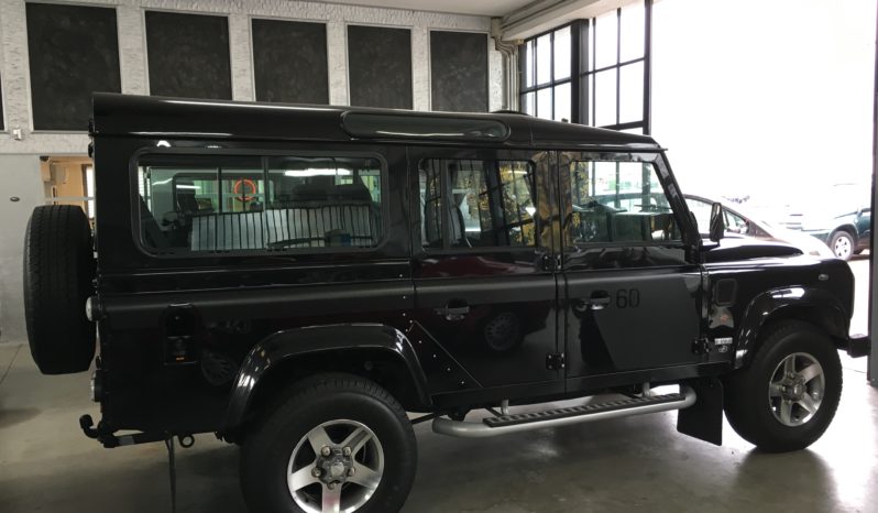 LAND ROVER DEFENDER 110 TD4 SVX 60TH ANNIVERSARY completo