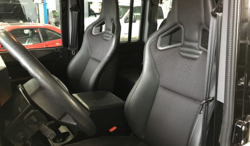 LAND ROVER DEFENDER 110 TD4 SVX 60TH ANNIVERSARY completo