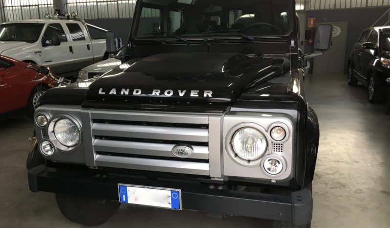 LAND ROVER DEFENDER 110 TD4 SVX 60TH ANNIVERSARY completo