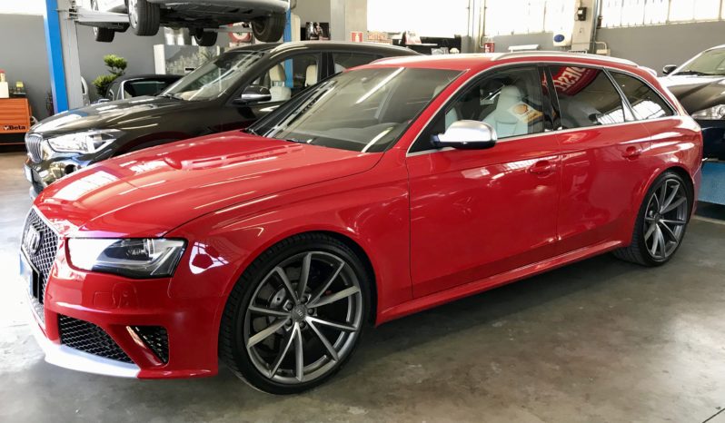 AUDI RS4 AVANT completo