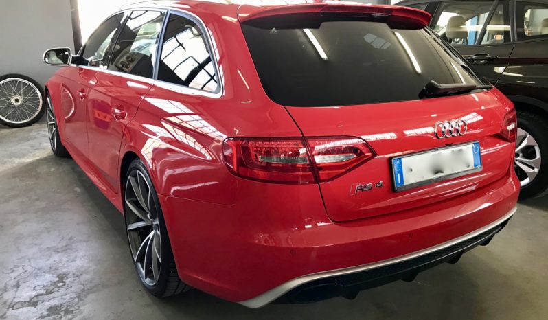 AUDI RS4 AVANT completo