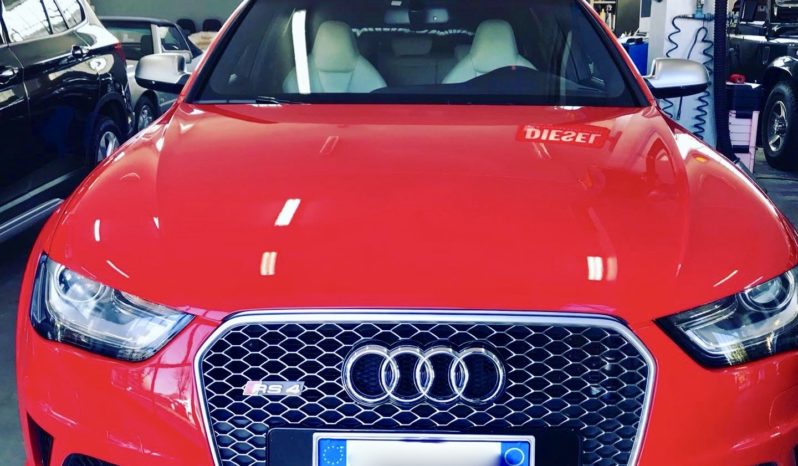 AUDI RS4 AVANT completo