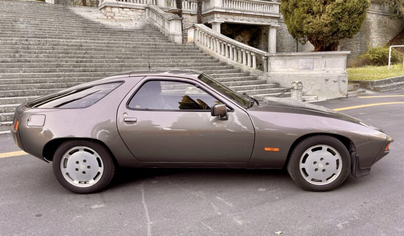 PORSCHE 928 completo