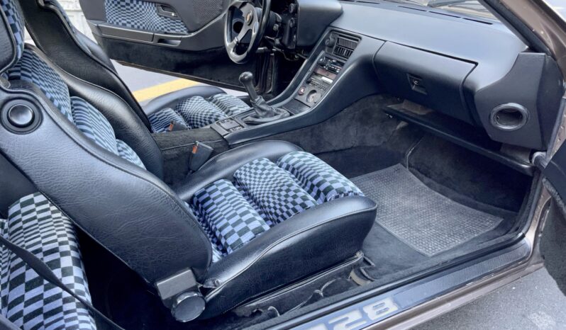 PORSCHE 928 completo